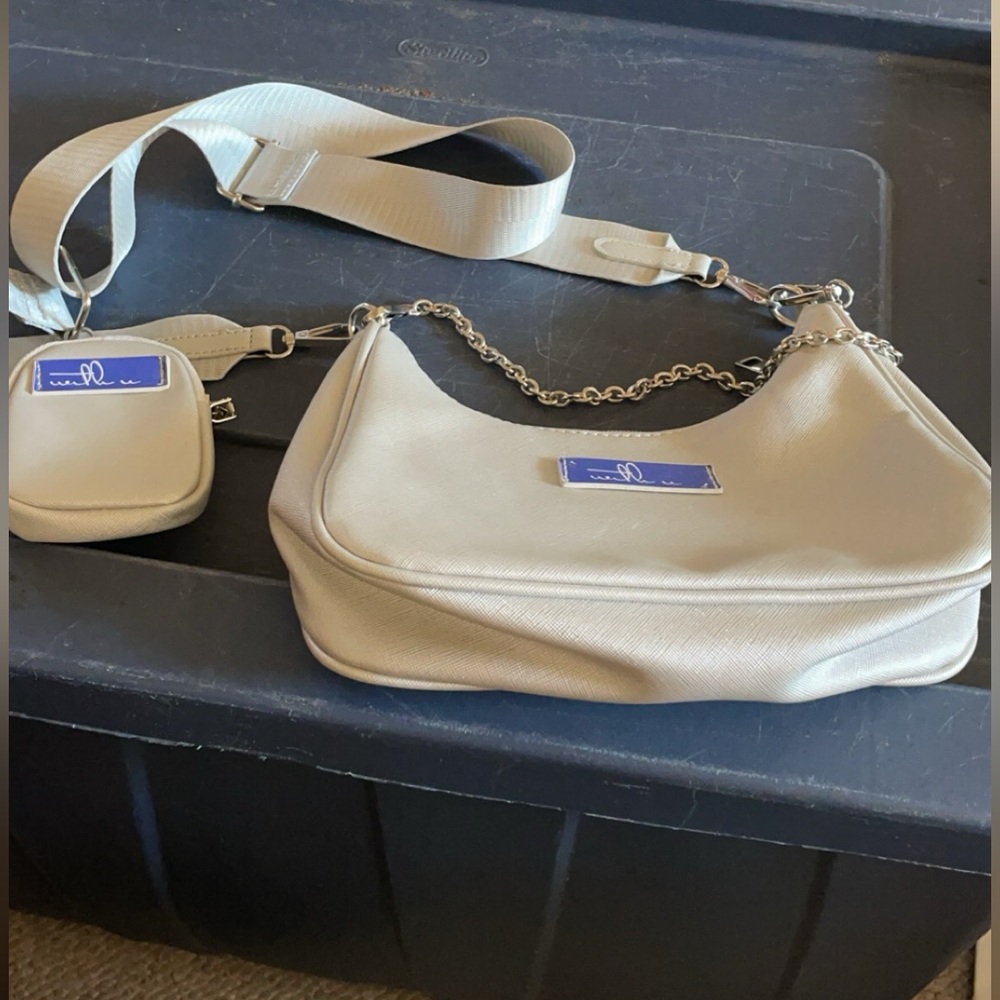Selling a crossbody purse